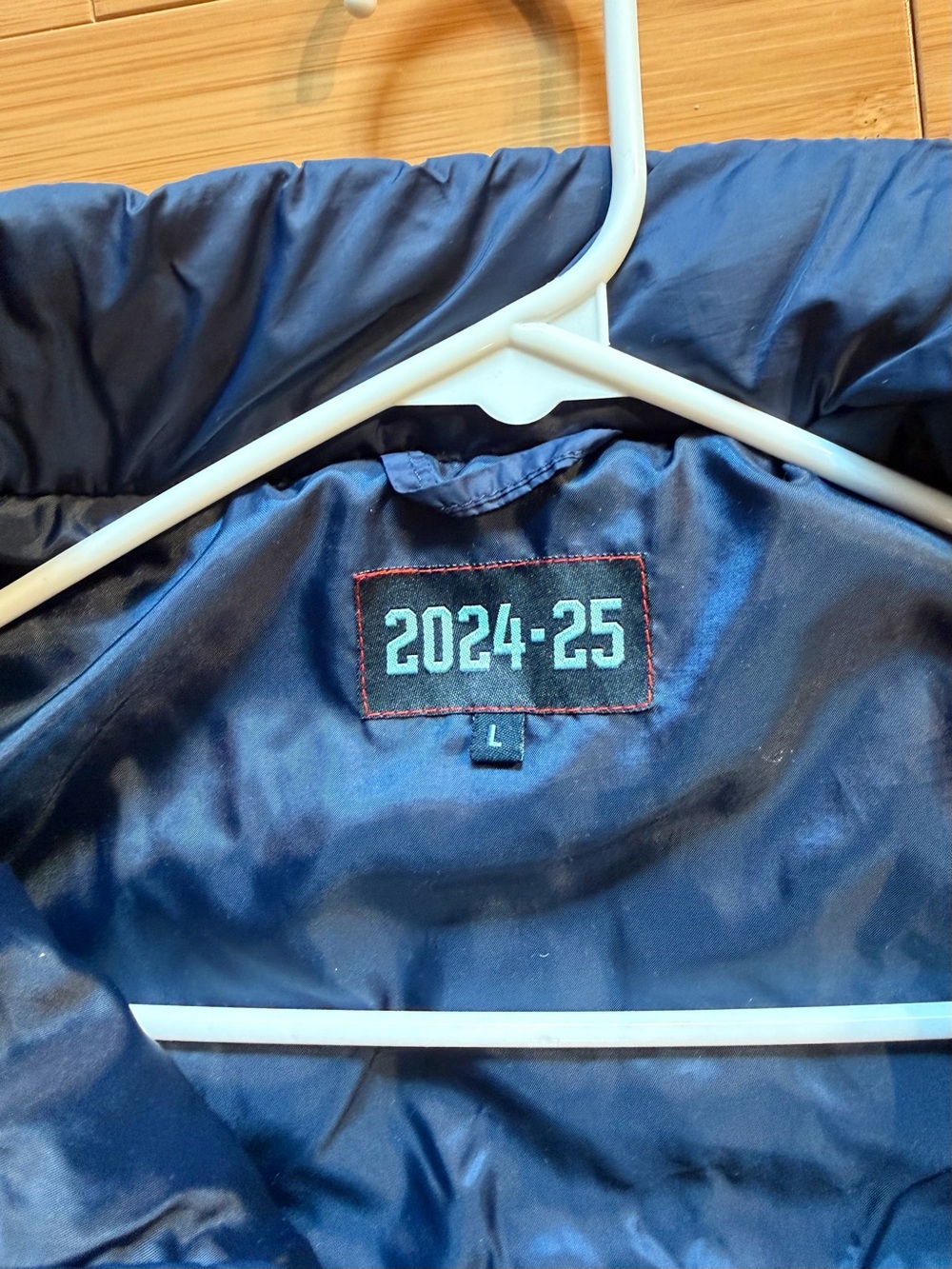 Seattle Kraken SeasonTicket Member Vest — Size L - Picture 3 of 3